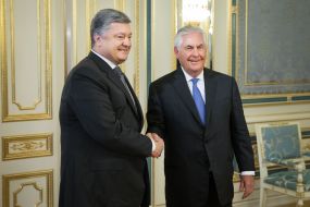 Petr Poroshenko and Rex Tillerson