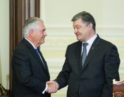 Petr Poroshenko and Rex Tillerson