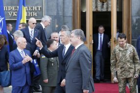 Petro Poroshenko and Jens Stoltenberg