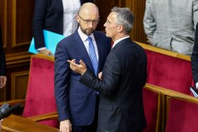 Jens Stoltenberg, Arseniy Yatsenyuk