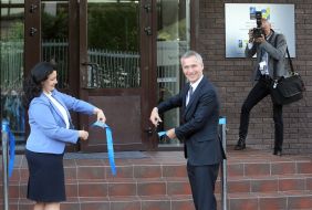 Ivanna Klimpush-Tsintsadze and Jens Stoltenberg