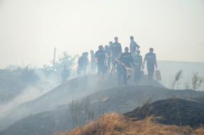 Extinguishing a large-scale fire