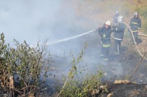 Extinguishing a large-scale fire