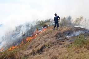 Extinguishing a large-scale fire