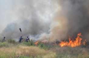 Extinguishing a large-scale fire