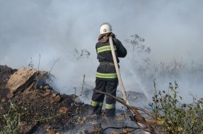 Extinguishing a large-scale fire
