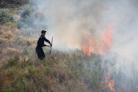 Extinguishing a large-scale fire