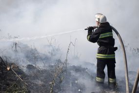 Extinguishing a large-scale fire