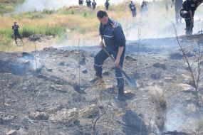 Extinguishing a large-scale fire