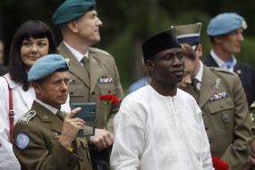 Laying flowers on the occasion of the Day of Ukrainian Peacekeepers