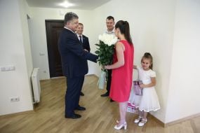 Petro Poroshenko visited the family of Major Dmitry Merzlikin