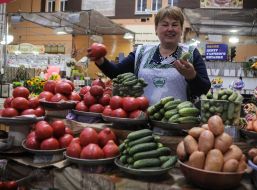 Отдел овощей и фруктов на Бессарабском рынке