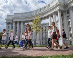 Marina Poroshenko met with children from the front-line territories