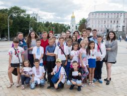 Marina Poroshenko met with children from the front-line territories