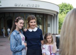 Marina Poroshenko met with children from the front-line territories