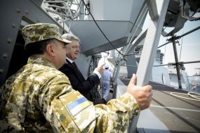 Petr Poroshenko and Stepan Poltorak on the frigate "Getman Sagaidachny"