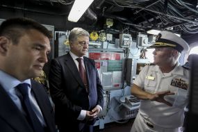 Peter Poroshenko and Pavel Klimkin on the frigate "Getman Sagaidachny"