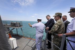 Petr Poroshenko on the frigate "Getman Sagaidachny"