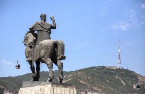 Monument to Vakhtang Gorgasali in Tbilisi