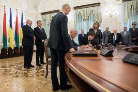 Petr Poroshenko, Evgeny Nishchuk and Alexandr Lukashenko