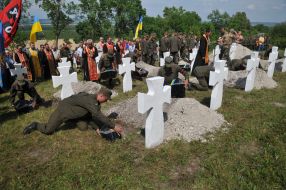 Reburial of the remains of dead soldiers