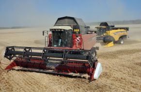 Комбайн в поле