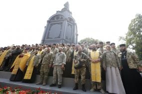 The procession of the UOC-KP