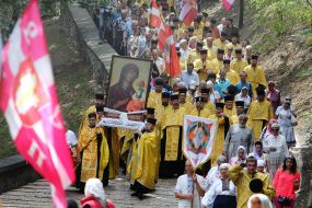 The procession of the UOC-KP