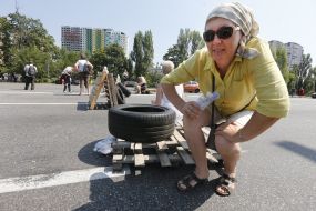 Kyiv residents blocked Kharkiv highway