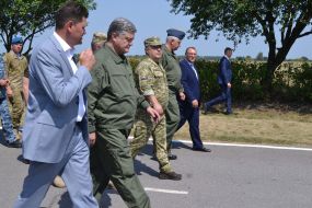 Петро Порошенко, Степан Полторак та Святослав Цеголко 