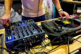 Mixing console DJ