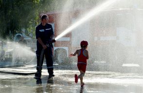 Action "Humidity City"