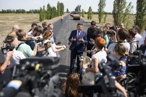 Vladimir Groisman inspected the repair work