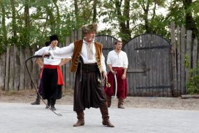 Артисты конного театра "Запорожские казаки"