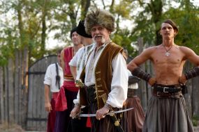 Артисты конного театра "Запорожские казаки"