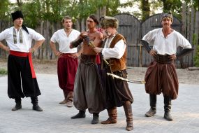 Артисты конного театра "Запорожские казаки"