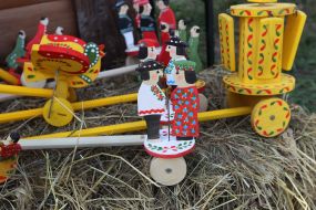Products of folk artists at the fair-sale