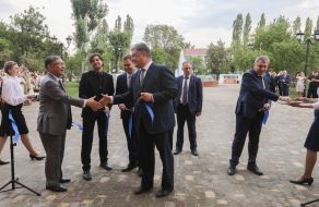 Открытие обновленного здания театра в Луганске