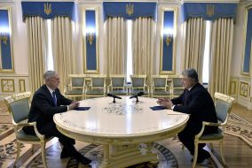 Petro Poroshenko and James Matthews