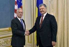 Petro Poroshenko and James Matthews