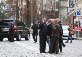 Сергей Князев, Александр Турчинов и Сергей Яровой на месте взрыва