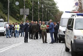 Sergei Knyazev, Alexander Turchinov and Serhiy Yarovyy at the scene of the explosion
