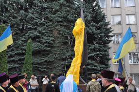 Monument to Heroes of Heavenly Hundreds