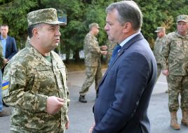 Stepan Poltorak, Oleg Synyutka