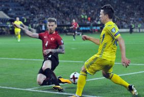 Serdar Aziz, Yevgeny Konoplyanka