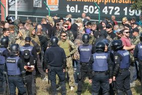 Opponents of Saakashvili at checkpoint "Krakovets"