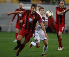 Игровой момент матча между  ФК "Заря" и ФК "Эстерсунд"