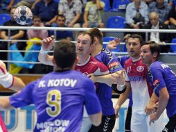 Игровой момент матча