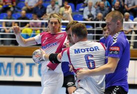 Игровой момент матча