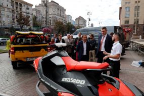 Виталий Кличко осмотрел выставку техники